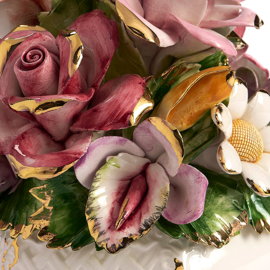 Capodimonte centerpiece with mixed flowers